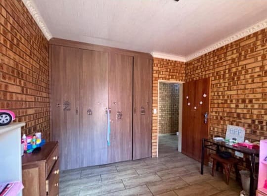 4 Bedroom Property for Sale in Hillcrest Northern Cape